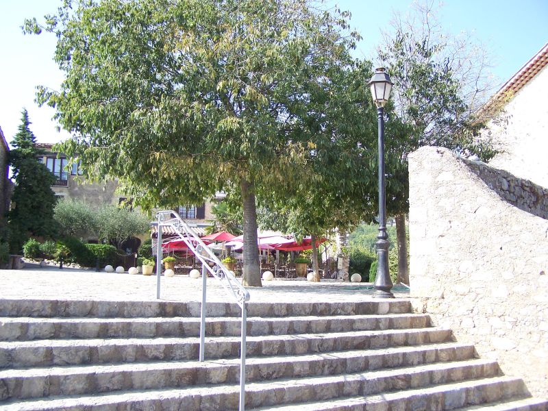 gal/Vacances/Un_Joli_Village_nomme_Cabris/Grasse2007 233.jpg